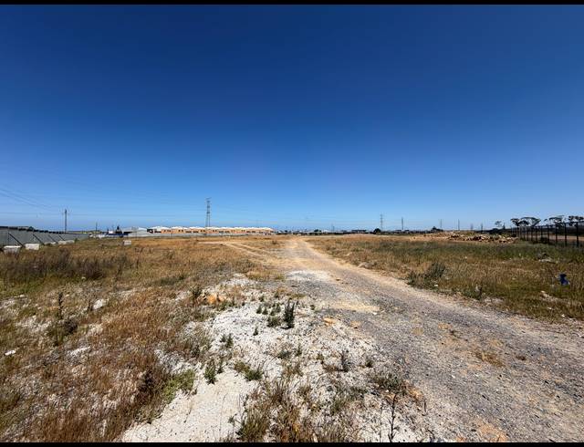 16,500M² INDUSTRIAL YARD TO LET IN STRAND INDUSTRIA